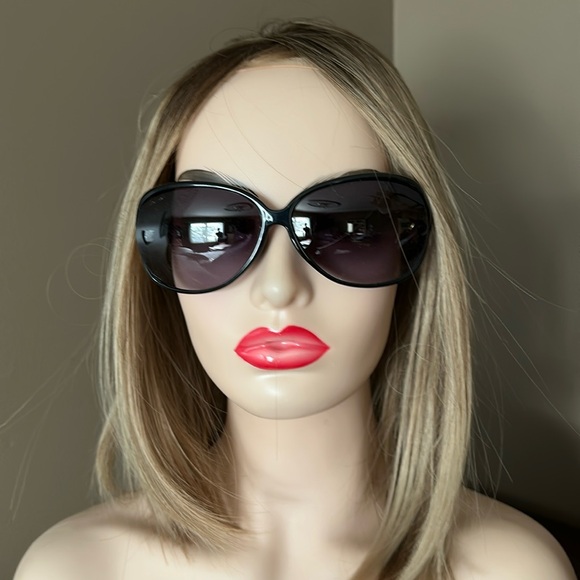 Authentic Sunglasses Gucci Made in Italy. - Picture 9 of 10